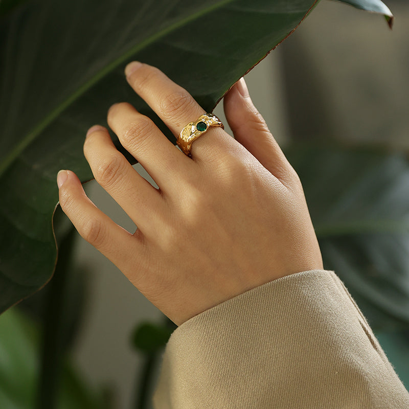 18K Gold Textured Zircon Ring