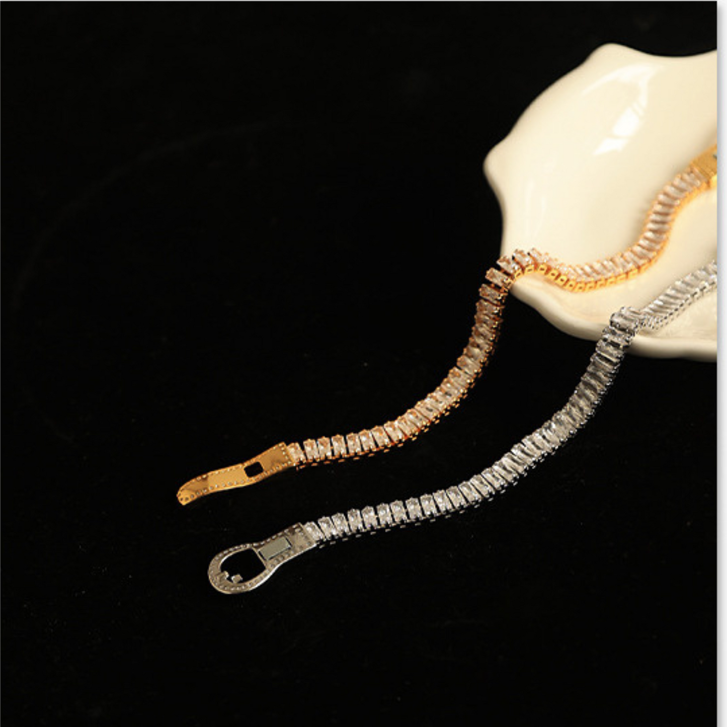 18K Gold Plated Zircon Snake Head Magnet Bracelet