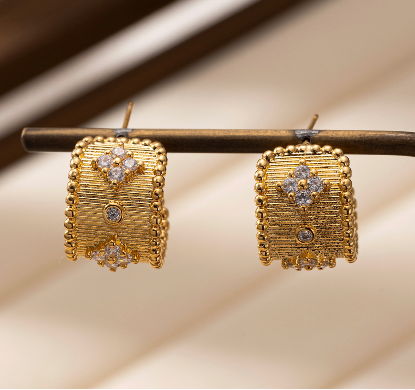 Gold plated Lace Earring with Zircon - 18k Gold plated